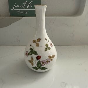 Wedgwood “Wild Strawberry Collection” Bud Vase